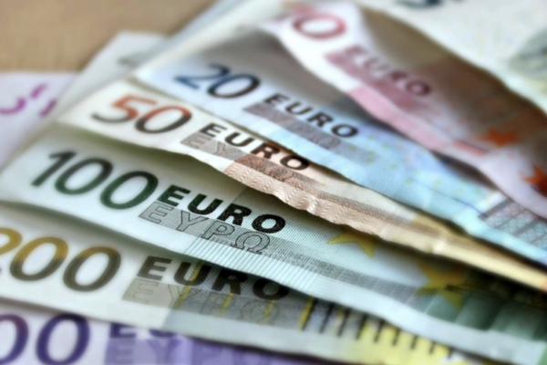 CCNL “Istruzione e Ricerca” 2025-2027: tabelle aumenti e arretrati